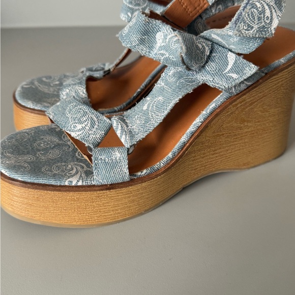 Lucky Brand Women Sz 7.5 Demmia Wood Wedge Platform Strappy Printed Denim Sandal - Picture 5 of 8
